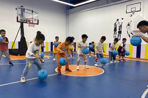 篮球训练动作5-8岁